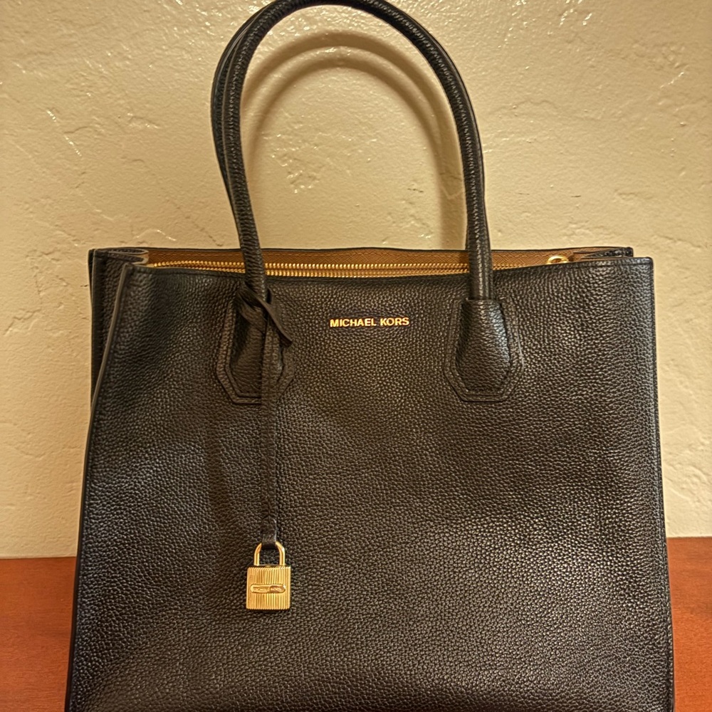 Michael Kors Black Mercer